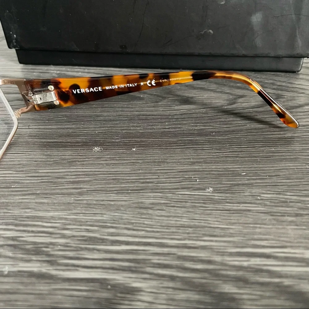 Versace authentic ve